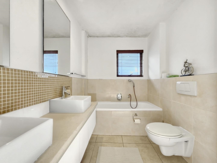 To Let 2 Bedroom Property for Rent in Sea Point Western Cape